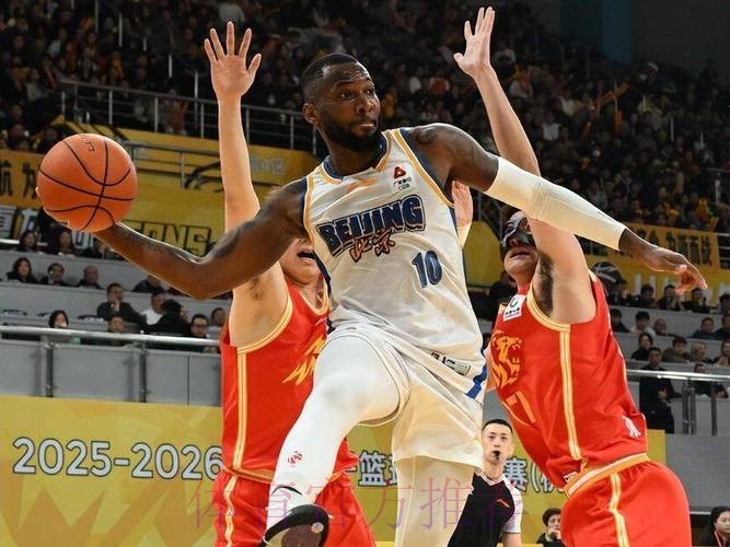 遭双杀，北京队揪出最令人失望之人！拿550万10中2，被胡金秋打爆